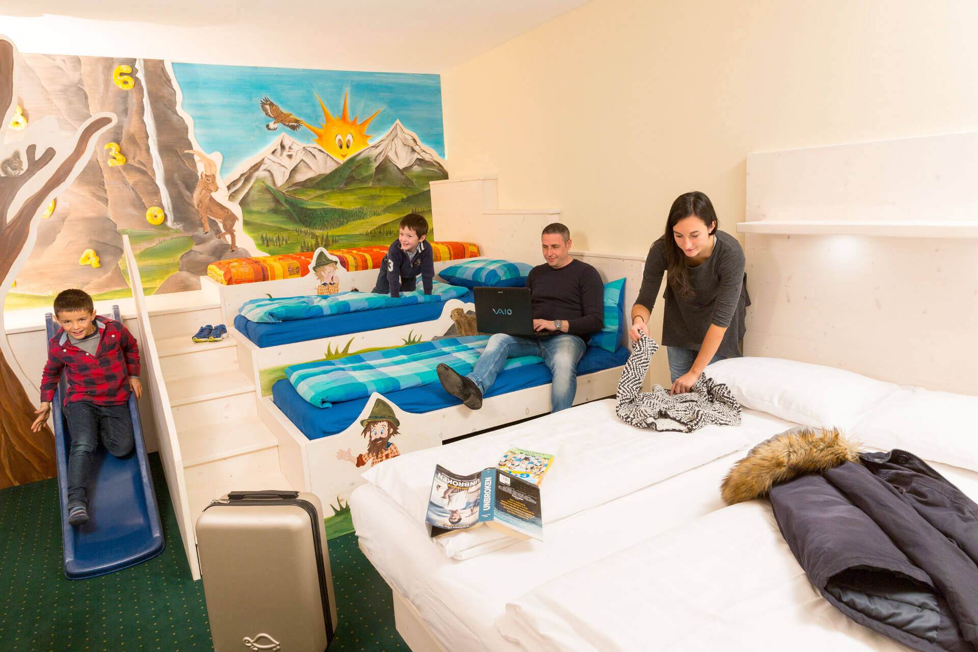 Famiglia in vacanza all'hotel